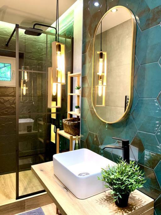 Апартаменти Heart Of The City - Modern Studio With Balcony Бухарест Екстер'єр фото